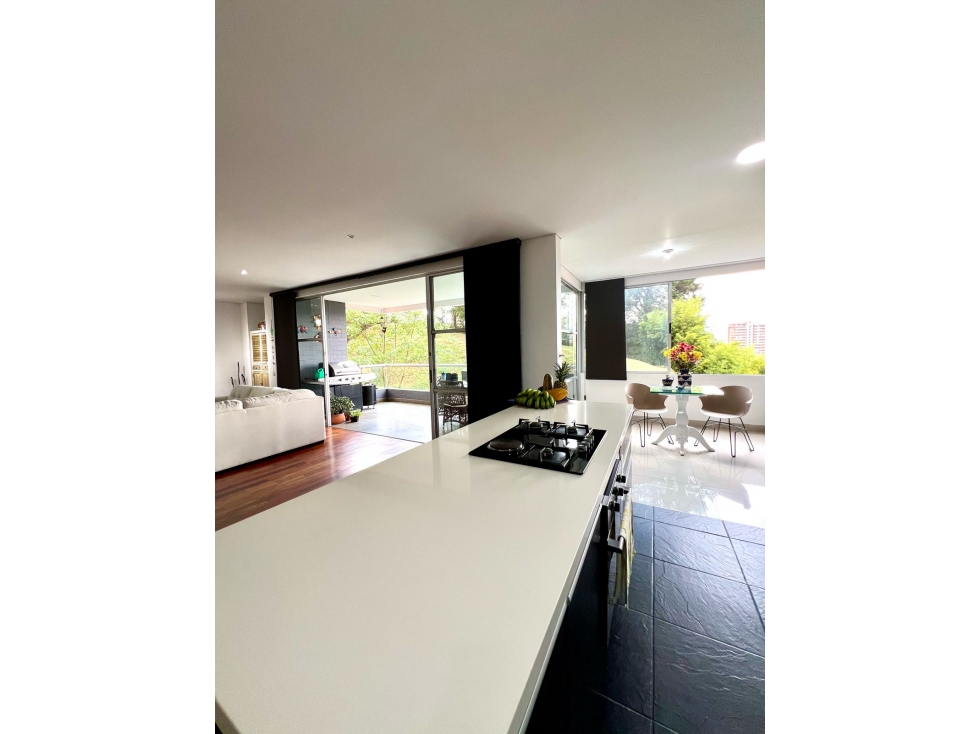 Apartamento en arriendo en El Poblado, Medellín · foto 11 de 24