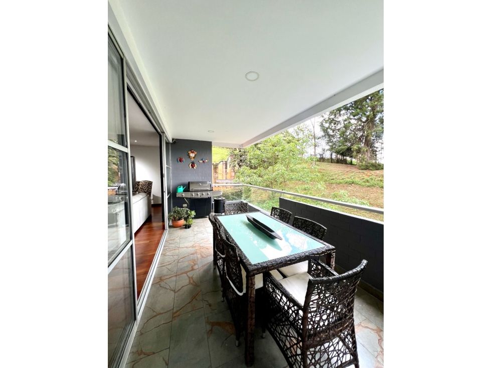 Apartamento en arriendo en El Poblado, Medellín · foto 3 de 24
