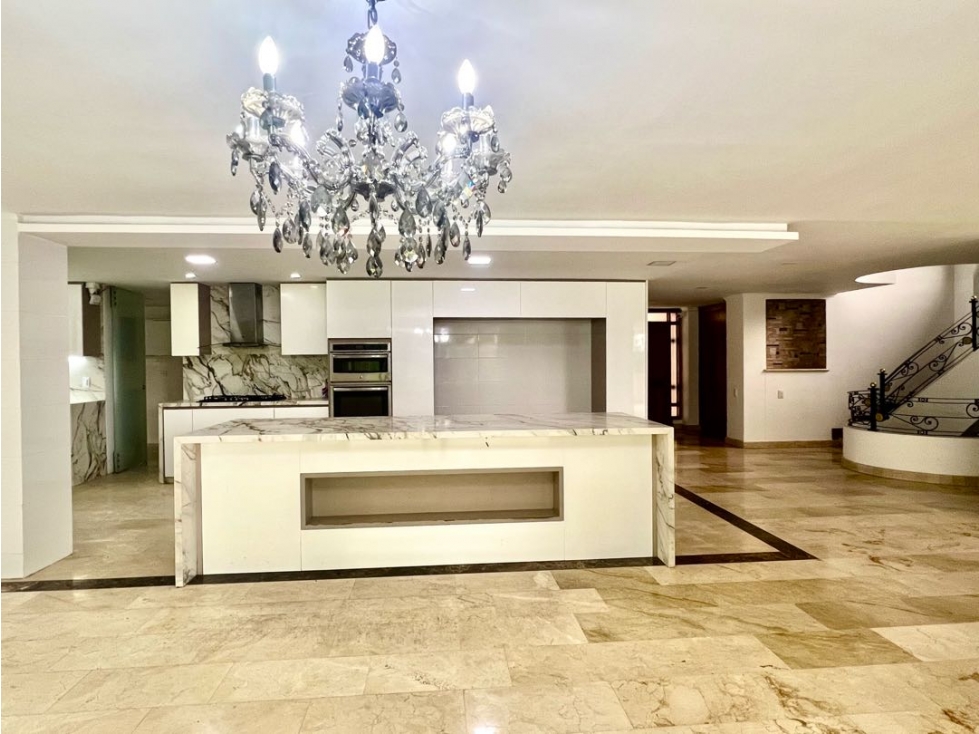 Casa en Arriendo en El Poblado, Envigado