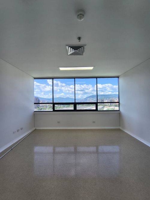 Consultorio en arriendo en Las Vegas, Envigado, 35 m² · foto 2 de 13