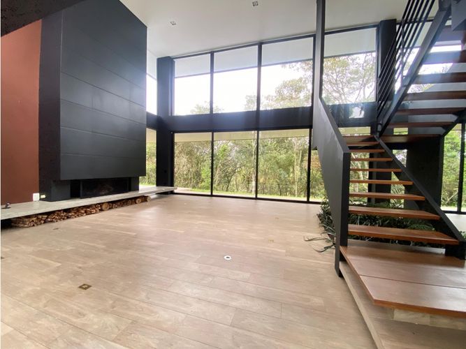 Casa de 3 alcobas en arriendo en Las Palmas, Medellín, 640 m² · foto 4 de 22