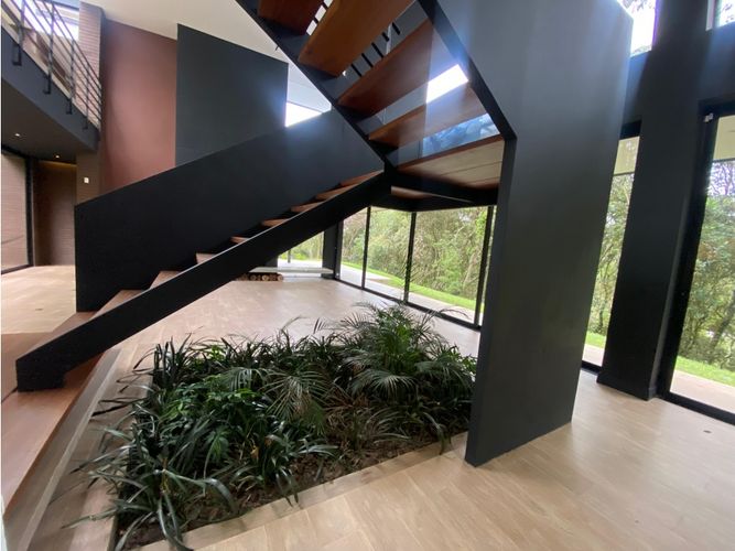 Casa de 3 alcobas en arriendo en Las Palmas, Medellín, 640 m² · foto 6 de 22