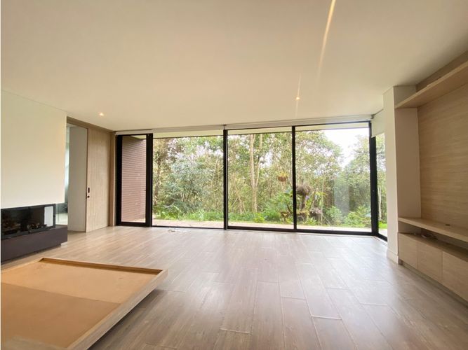 Casa de 3 alcobas en arriendo en Las Palmas, Medellín, 640 m² · foto 9 de 22