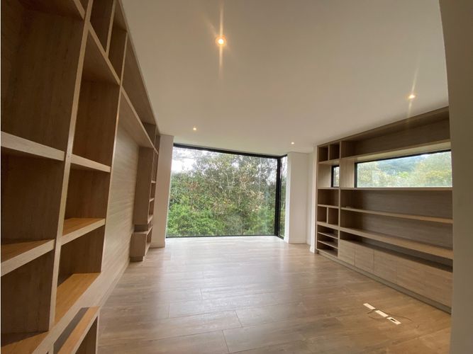 Casa de 3 alcobas en arriendo en Las Palmas, Medellín, 640 m² · foto 19 de 22