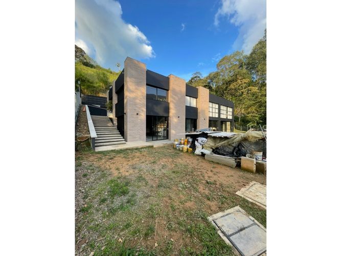 Casa de 4 alcobas en arriendo en El Salado, Envigado, 480 m² · foto 12 de 24