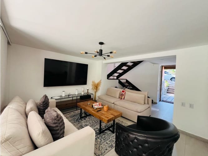 Casa de 5 alcobas en venta en El Poblado, Medellín, 194 m² · foto 9 de 24