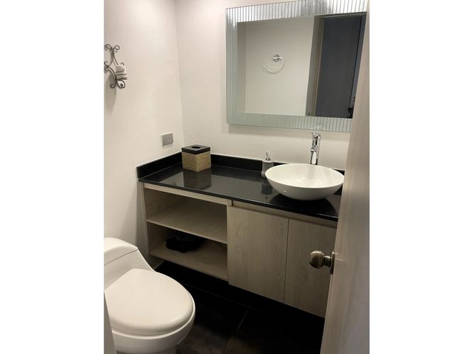 Apartamento de 4 alcobas en arriendo en El Poblado, Medellín, 206 m² · foto 14 de 24