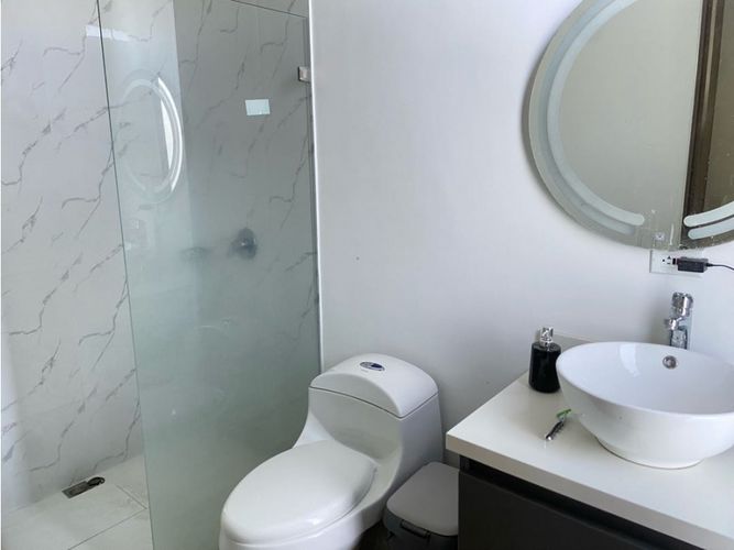 Casa de 4 alcobas en venta en Llano Grande, Rionegro, 215 m² · foto 6 de 10
