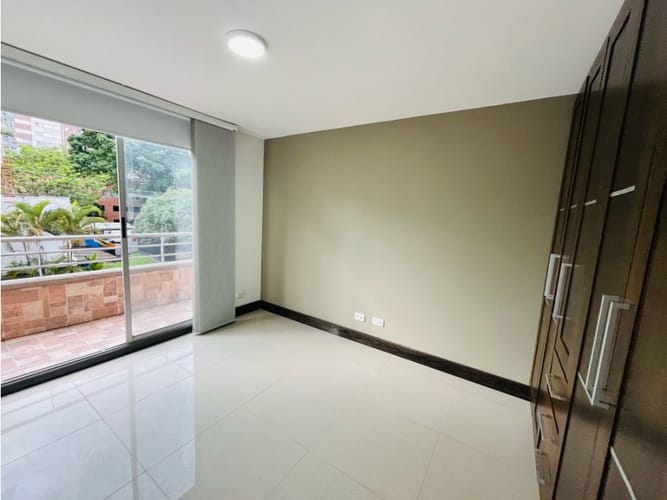 Apartamento de 3 alcobas en venta en El Poblado, Medellín, 155 m² · foto 3 de 18