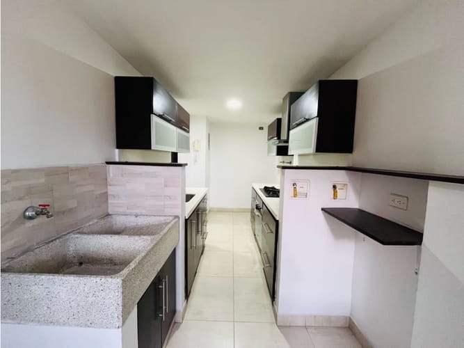 Apartamento de 3 alcobas en venta en El Poblado, Medellín, 155 m² · foto 4 de 18