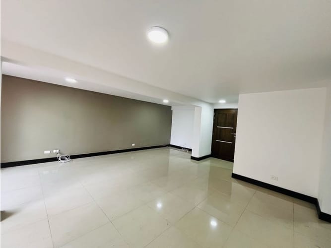 Apartamento de 3 alcobas en venta en El Poblado, Medellín, 155 m² · foto 6 de 18