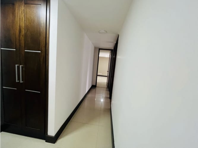 Apartamento de 3 alcobas en venta en El Poblado, Medellín, 155 m² · foto 7 de 18