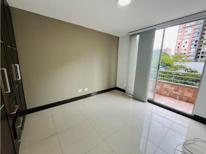 Apartamento de 3 alcobas en venta en El Poblado, Medellín, 155 m² · foto 8 de 18