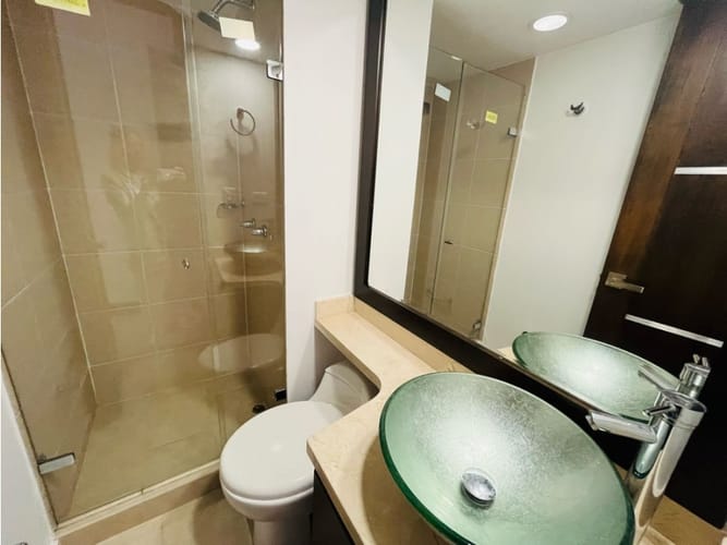 Apartamento de 3 alcobas en venta en El Poblado, Medellín, 155 m² · foto 9 de 18