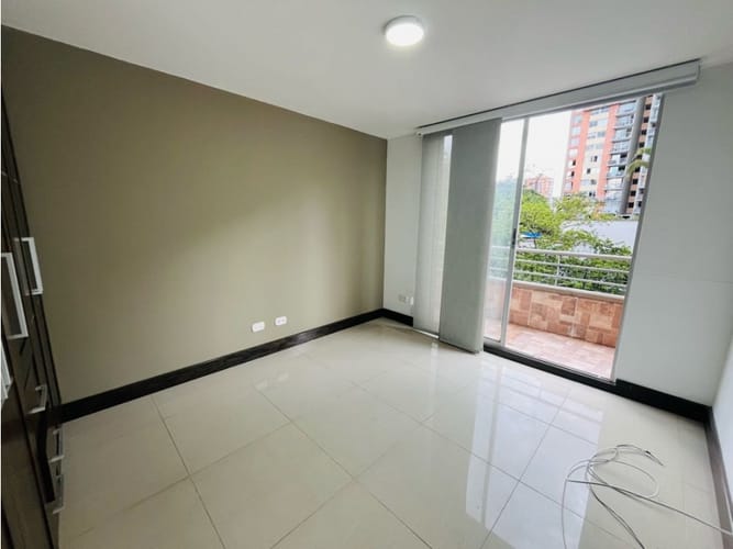 Apartamento de 3 alcobas en venta en El Poblado, Medellín, 155 m² · foto 17 de 18