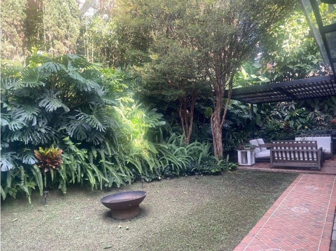 Casa de 3 alcobas en venta en El Poblado, Medellín, 228 m² · foto 4 de 24