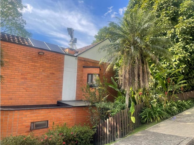 Casa de 3 alcobas en venta en El Poblado, Medellín, 228 m² · foto 7 de 24