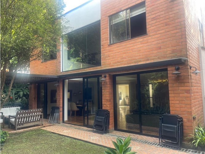 Casa de 3 alcobas en venta en El Poblado, Medellín, 228 m² · foto 18 de 24