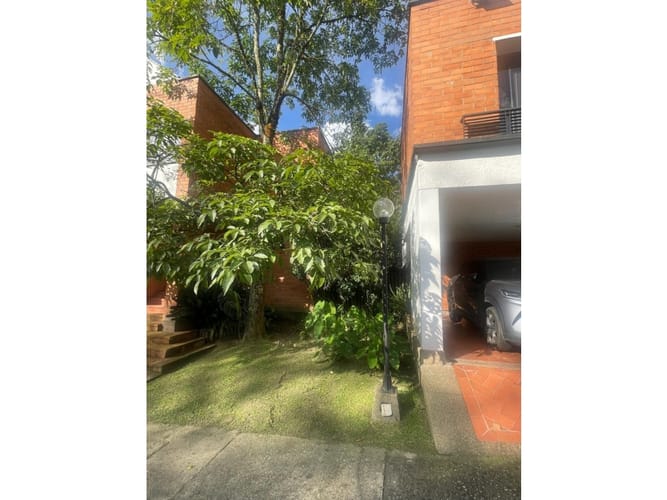 Casa de 3 alcobas en venta en El Poblado, Medellín, 228 m² · foto 24 de 24