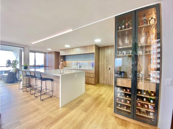 Apartamento de 3 alcobas en arriendo en El Poblado, Medellín, 224 m² · foto 3 de 22