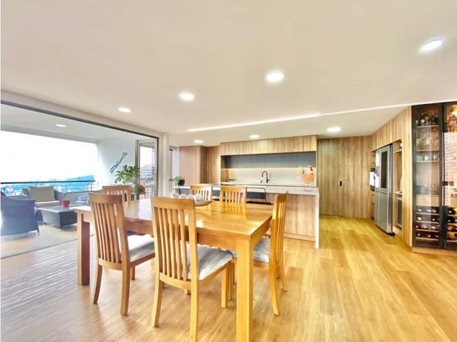 Apartamento de 3 alcobas en arriendo en El Poblado, Medellín, 224 m² · foto 6 de 22