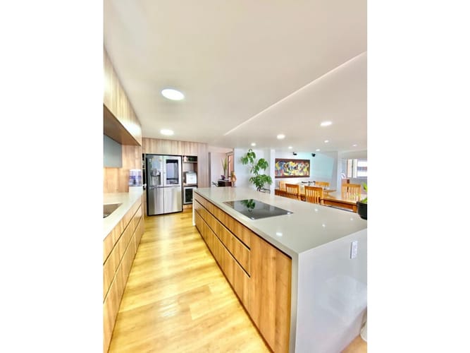 Apartamento de 3 alcobas en arriendo en El Poblado, Medellín, 224 m² · foto 7 de 22