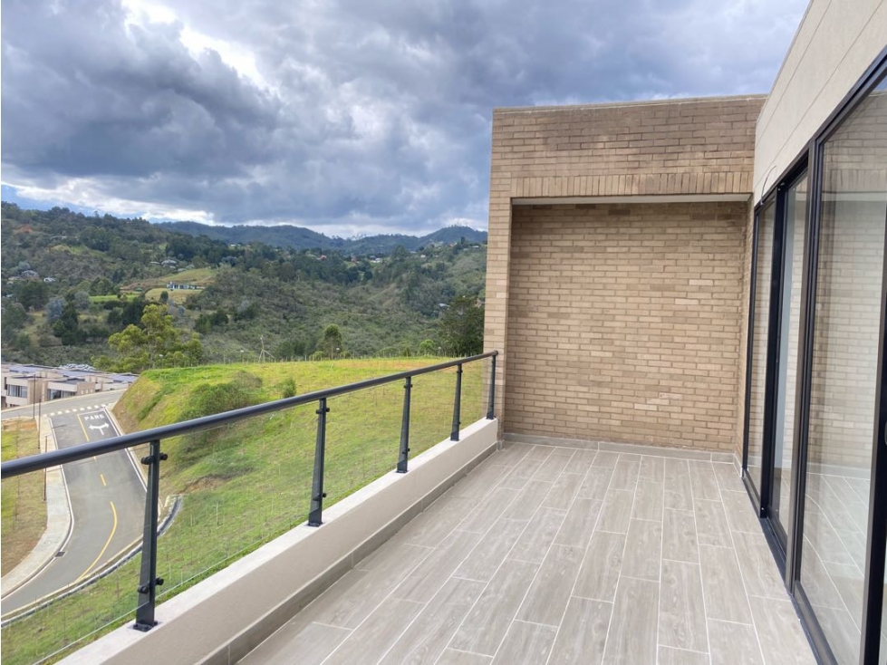 Casa en arriendo en Sajonia, Medellín · foto 8 de 15