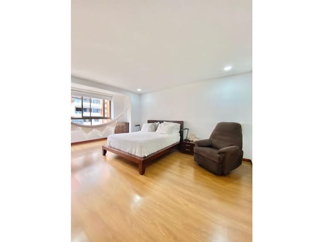 Apartamento de 3 alcobas en arriendo en El Poblado, Medellín, 224 m² · foto 12 de 22