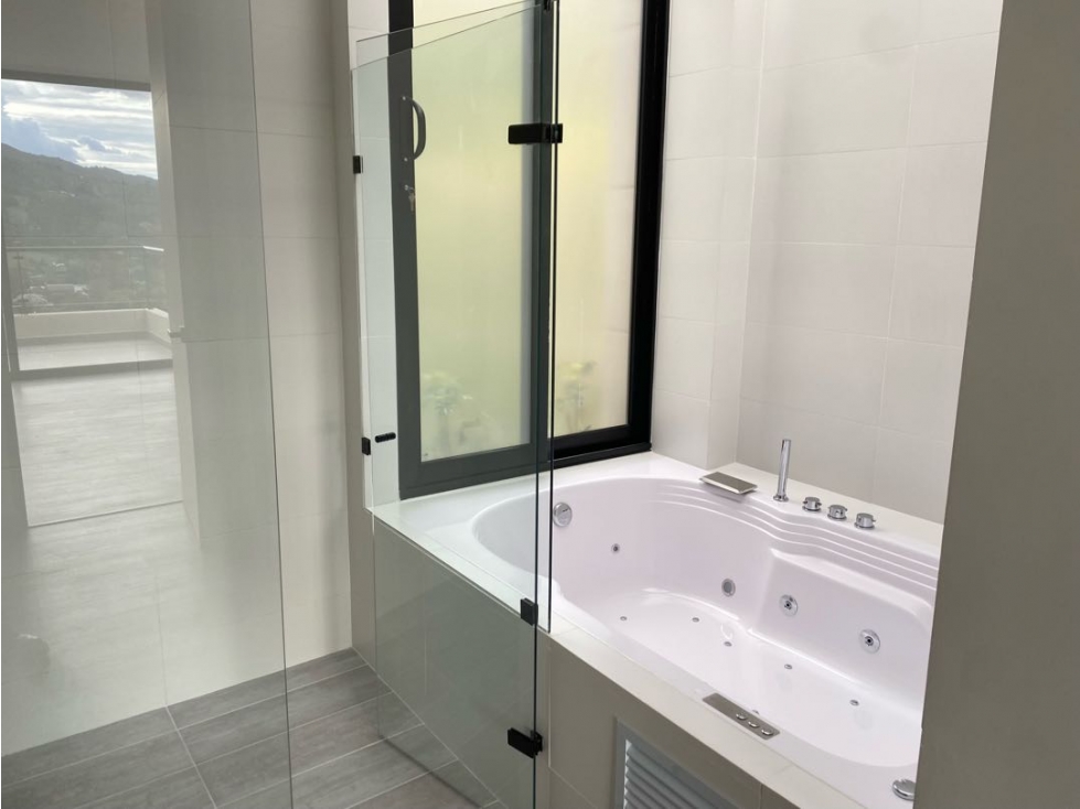 Casa en arriendo en Sajonia, Medellín · foto 10 de 15