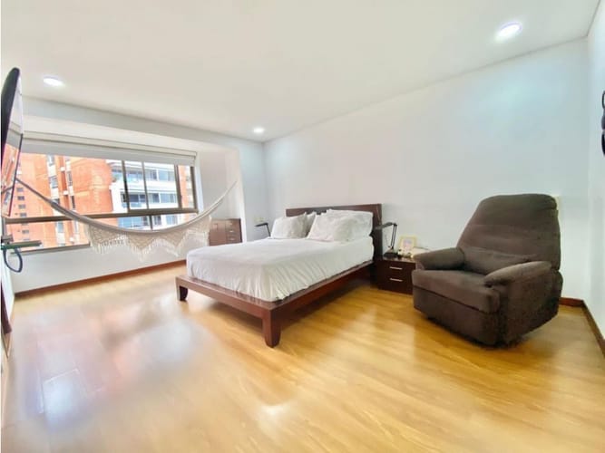 Apartamento de 3 alcobas en arriendo en El Poblado, Medellín, 224 m² · foto 14 de 22
