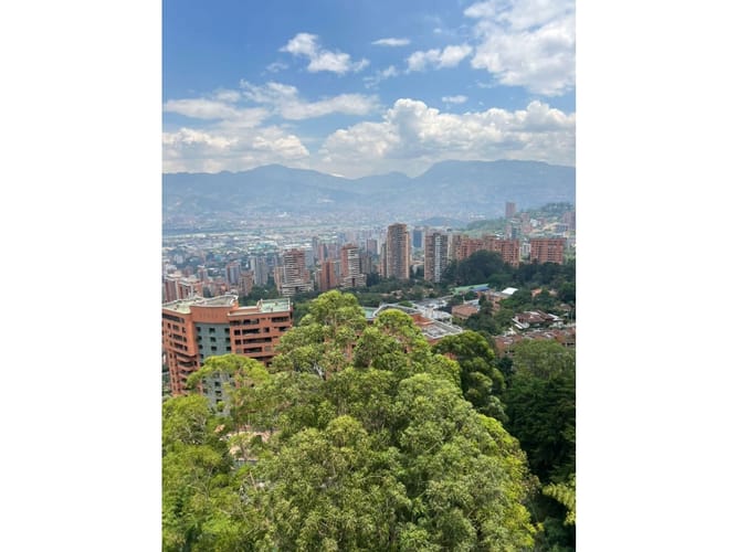 Apartamento de 3 alcobas en arriendo en El Poblado, Medellín, 224 m² · foto 17 de 22