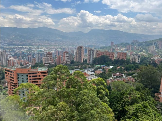 Apartamento de 3 alcobas en arriendo en El Poblado, Medellín, 224 m² · foto 18 de 22