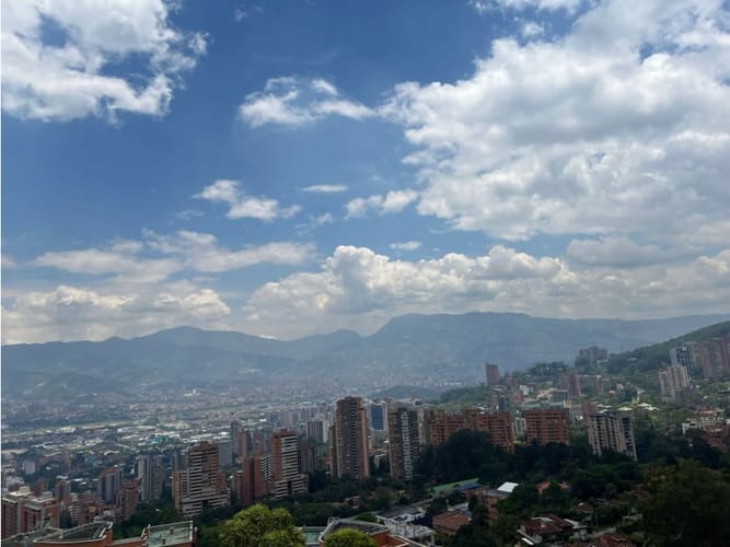 Apartamento de 3 alcobas en arriendo en El Poblado, Medellín, 224 m² · foto 19 de 22
