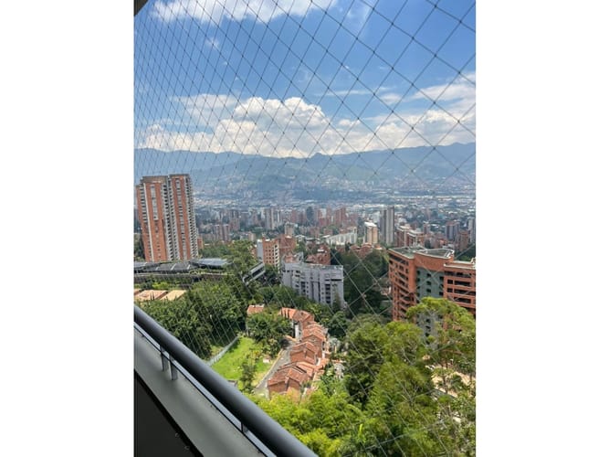 Apartamento de 3 alcobas en arriendo en El Poblado, Medellín, 224 m² · foto 20 de 22