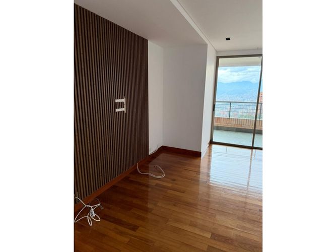 Apartamento de 3 alcobas en arriendo en Las Lomas, Medellín, 230 m² · foto 13 de 24