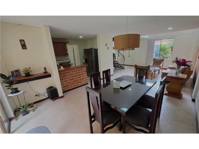 Casa de 4 alcobas en venta en Cañaveralejo, Sabaneta, 208 m² · foto 4 de 24
