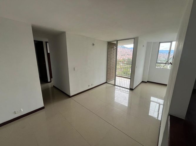 Apartamento de 3 alcobas en venta en Madera, Bello, 65 m² · foto 7 de 15