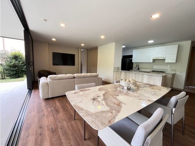 Apartamento de 2 alcobas en arriendo en Llano Grande, Rionegro, 132 m² · foto 2 de 22