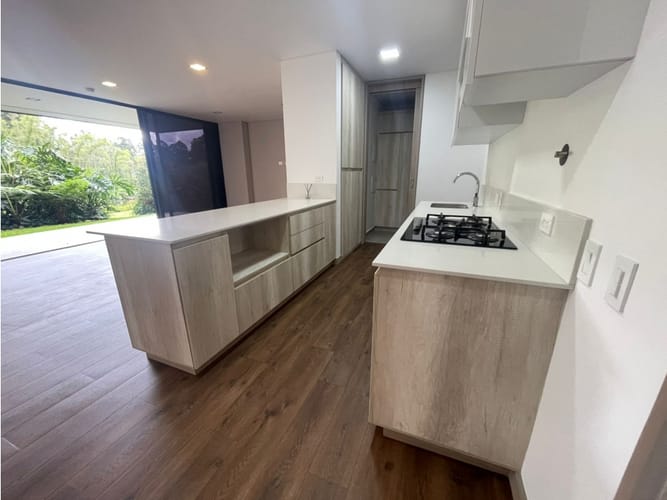 Apartamento de 2 alcobas en arriendo en Llano Grande, Rionegro, 132 m² · foto 5 de 17