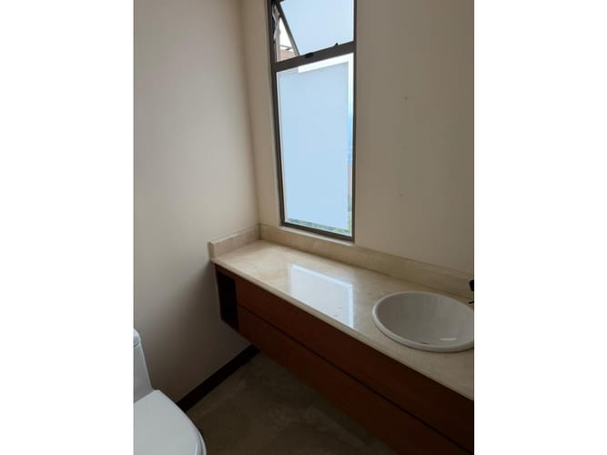 Apartamento de 3 alcobas en arriendo en Las Lomas, Medellín, 230 m² · foto 24 de 24