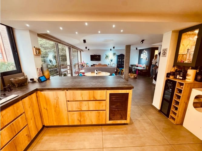 Casa de 3 alcobas en arriendo en El Tesoro, Medellín, 248 m² · foto 4 de 16