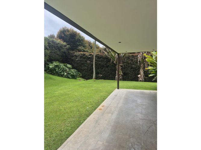 Casa de 4 alcobas en arriendo en Las Palmas, Medellín, 370 m² · foto 6 de 24