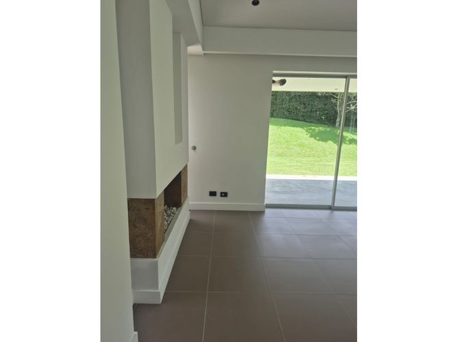 Casa de 4 alcobas en arriendo en Las Palmas, Medellín, 370 m² · foto 9 de 24