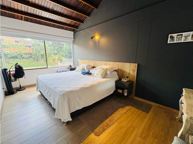 Casa de 3 alcobas en arriendo en El Tesoro, Medellín, 248 m² · foto 9 de 16