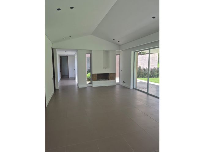 Casa de 4 alcobas en arriendo en Las Palmas, Medellín, 370 m² · foto 11 de 24