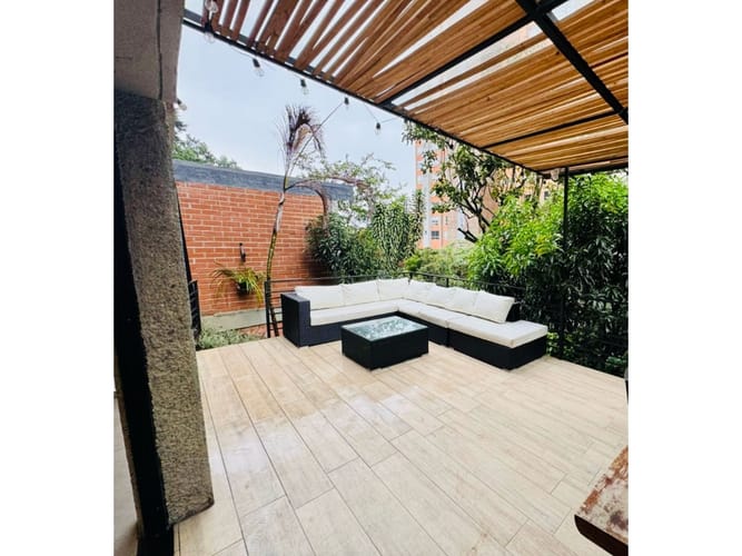 Casa de 3 alcobas en arriendo en El Tesoro, Medellín, 248 m² · foto 13 de 16