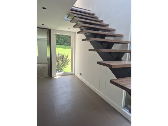 Casa de 4 alcobas en arriendo en Las Palmas, Medellín, 370 m² · foto 18 de 24