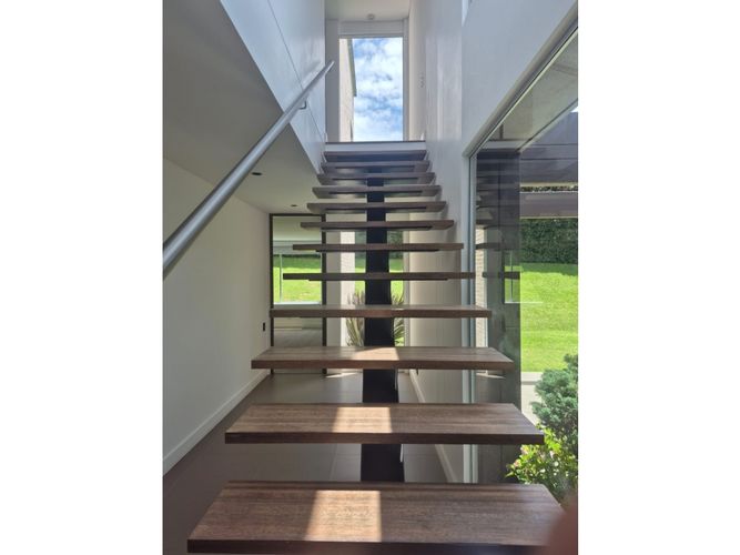 Casa de 4 alcobas en arriendo en Las Palmas, Medellín, 370 m² · foto 19 de 24