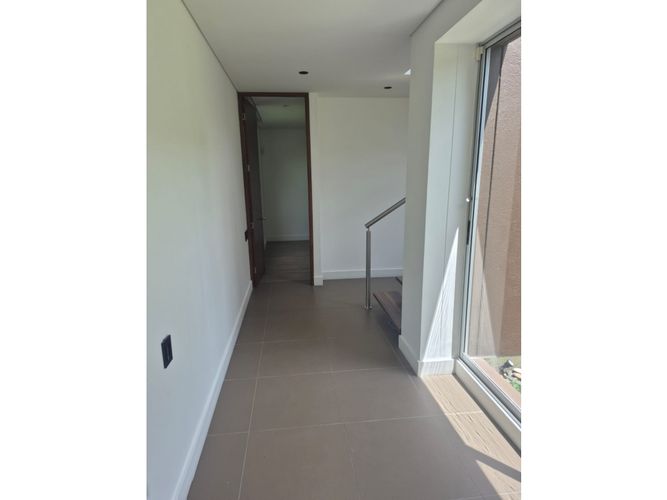 Casa de 4 alcobas en arriendo en Las Palmas, Medellín, 370 m² · foto 20 de 24