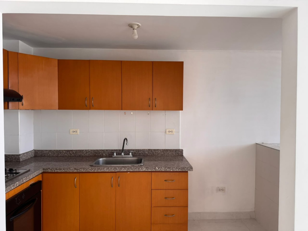 Apartamento en venta en Lleras Restrepo, Cúcuta · foto 3 de 24